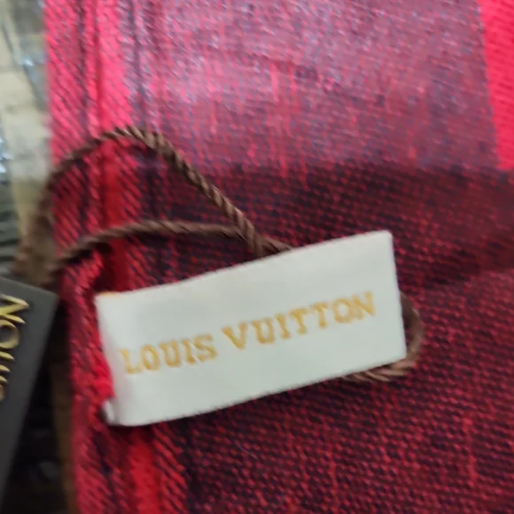 Louis Vuitton Red and Black Monogram Scarf - Picture 4 of 5